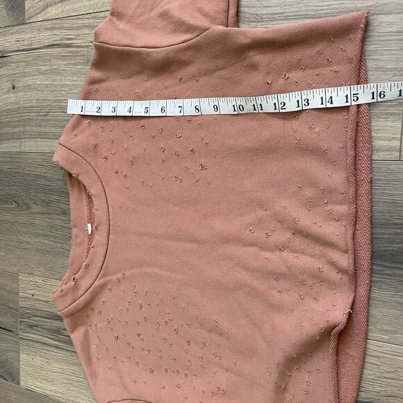 ALO Yoga Fierce Distressed Crewneck Cropped Pullover Sweatshirt Size XS Small * - Picture 8 of 10